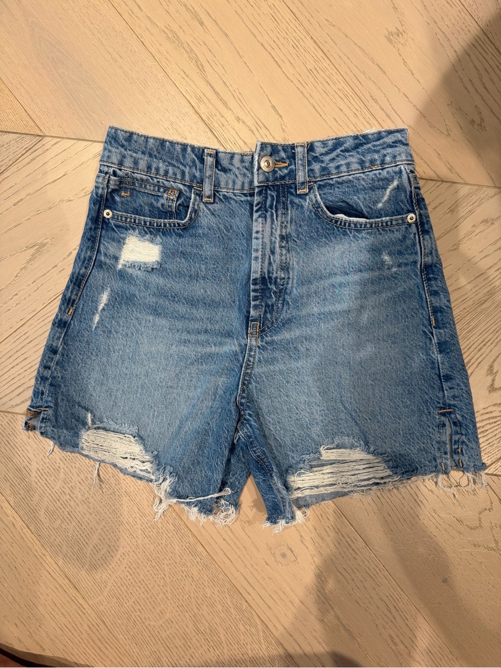 Zara High-Rise Distressed Denim Shorts - Blue size US 2